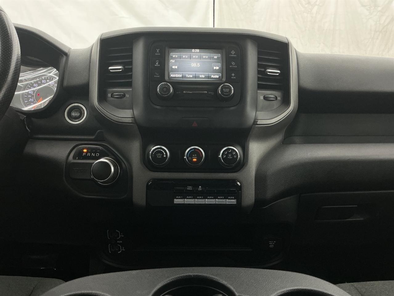RAM 2500 Tradesman 4x4 Crew Cab 6'4" Box 2019