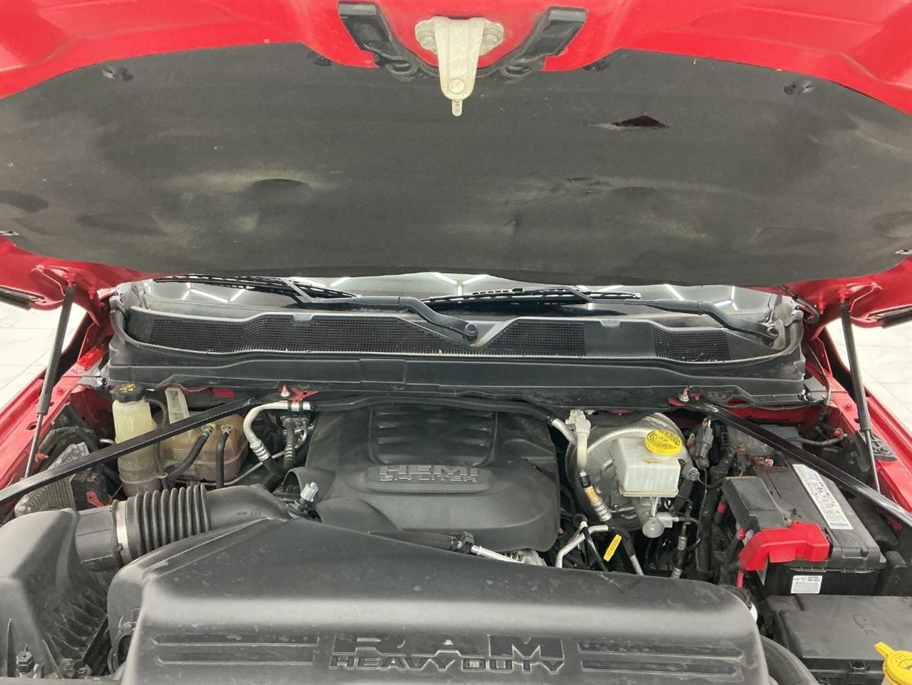 RAM 2500 Tradesman 4x4 Crew Cab 6'4" Box 2019