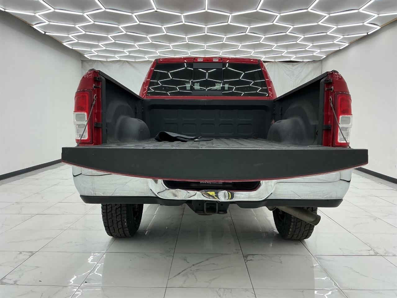 RAM 2500 Tradesman 4x4 Crew Cab 6'4" Box 2019