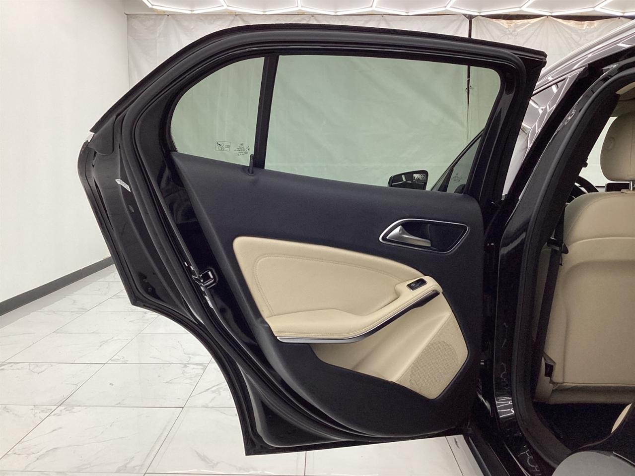 Mercedes-Benz GLA-Class 4MATIC 4dr GLA 250 2015