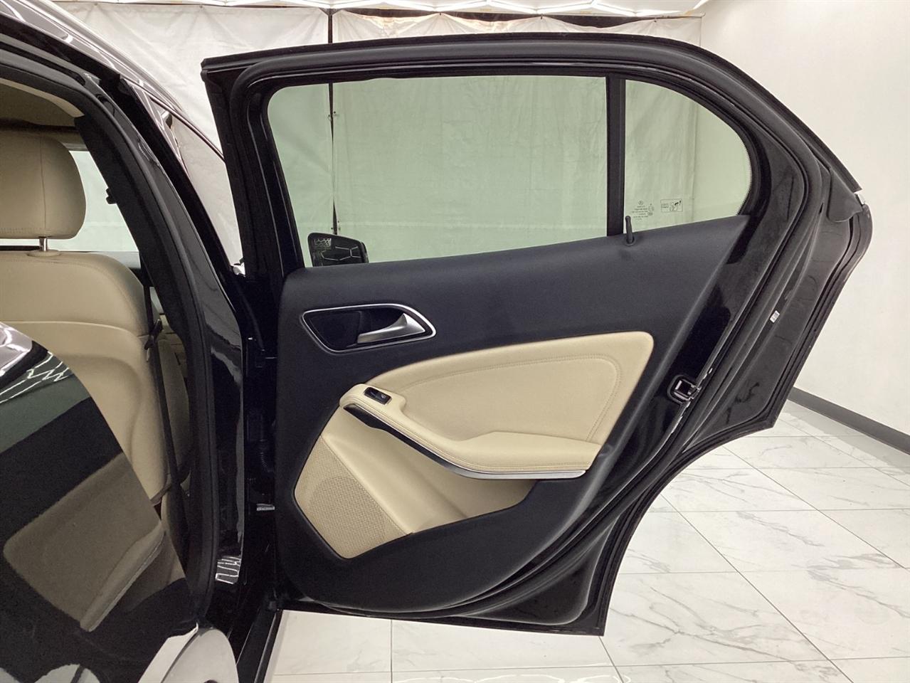 Mercedes-Benz GLA-Class 4MATIC 4dr GLA 250 2015