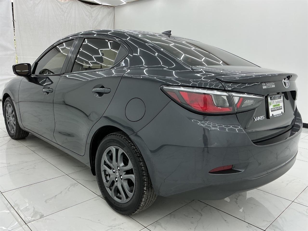 Toyota Yaris Sedan XLE Auto (Natl) 2019