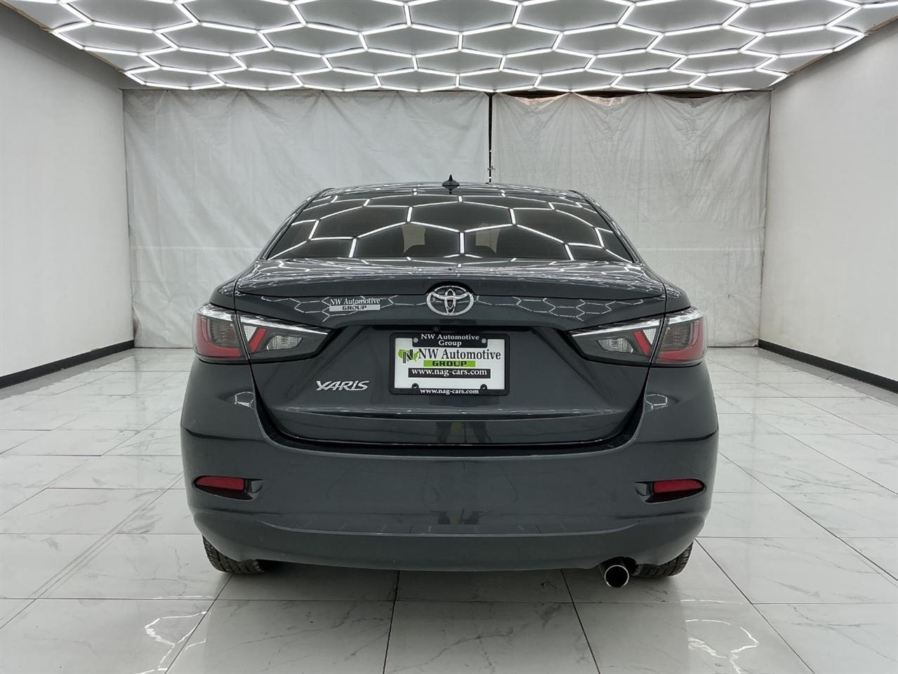 Toyota Yaris Sedan XLE Auto (Natl) 2019