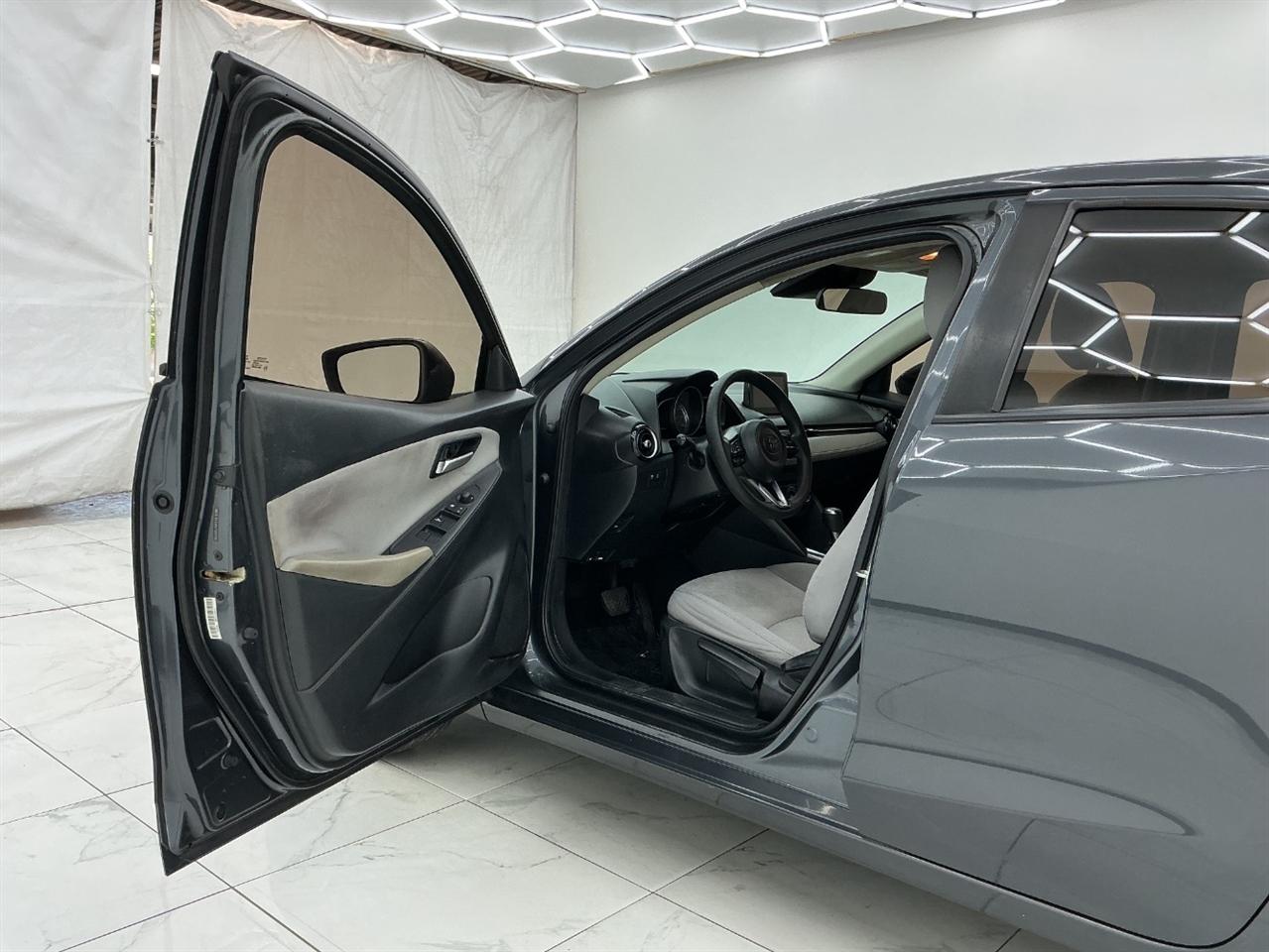 Toyota Yaris Sedan XLE Auto (Natl) 2019