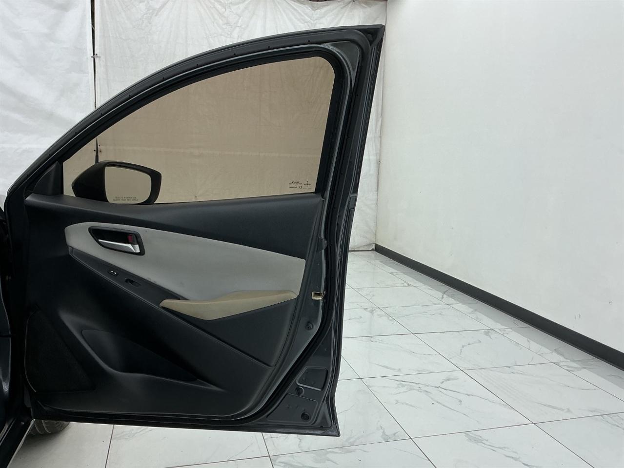 Toyota Yaris Sedan XLE Auto (Natl) 2019
