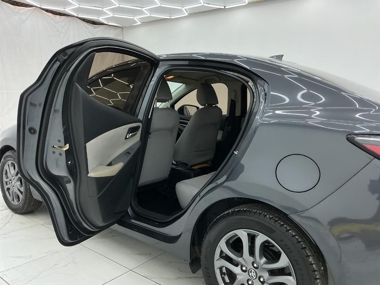 Toyota Yaris Sedan XLE Auto (Natl) 2019