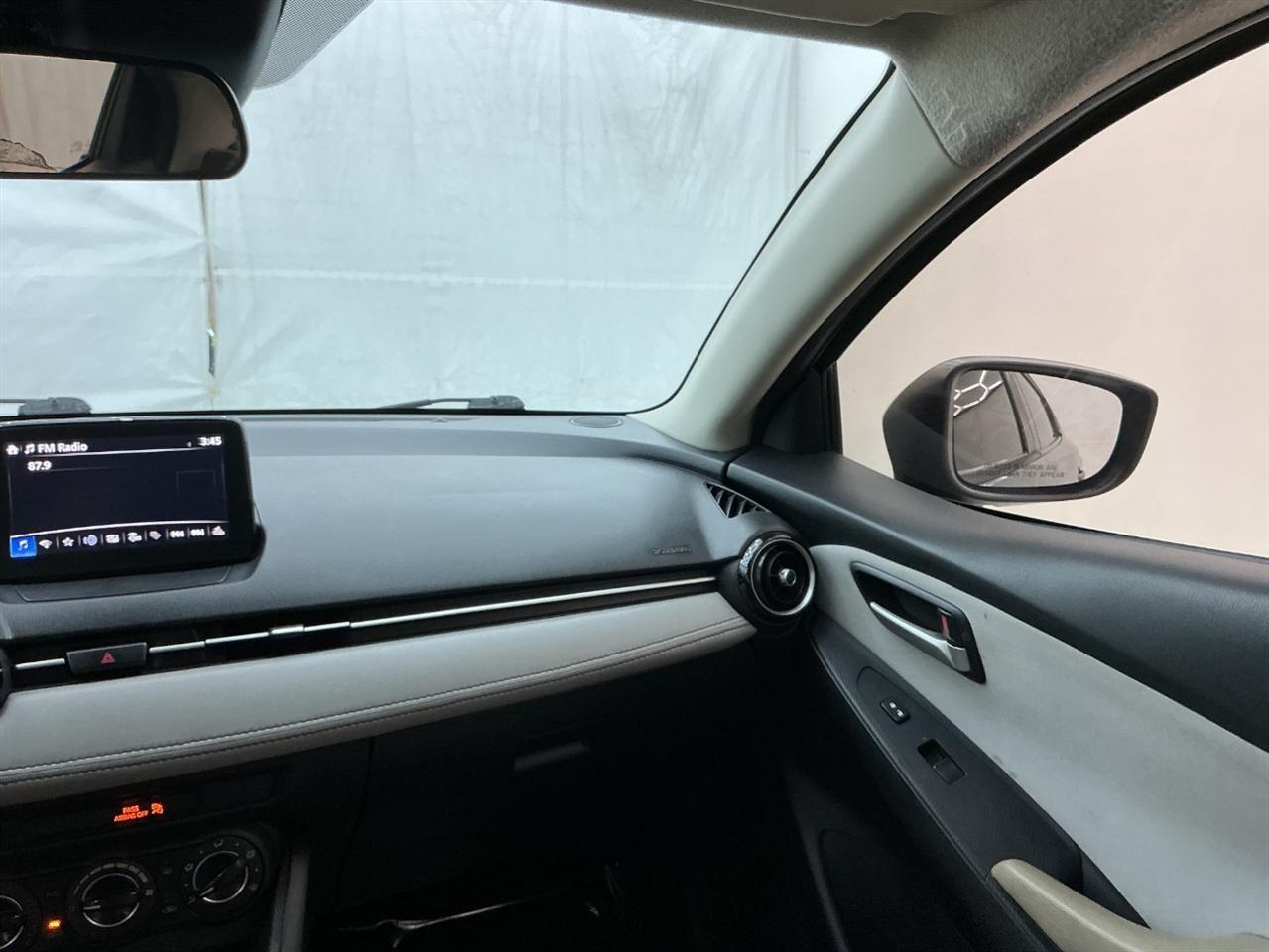 Toyota Yaris Sedan XLE Auto (Natl) 2019