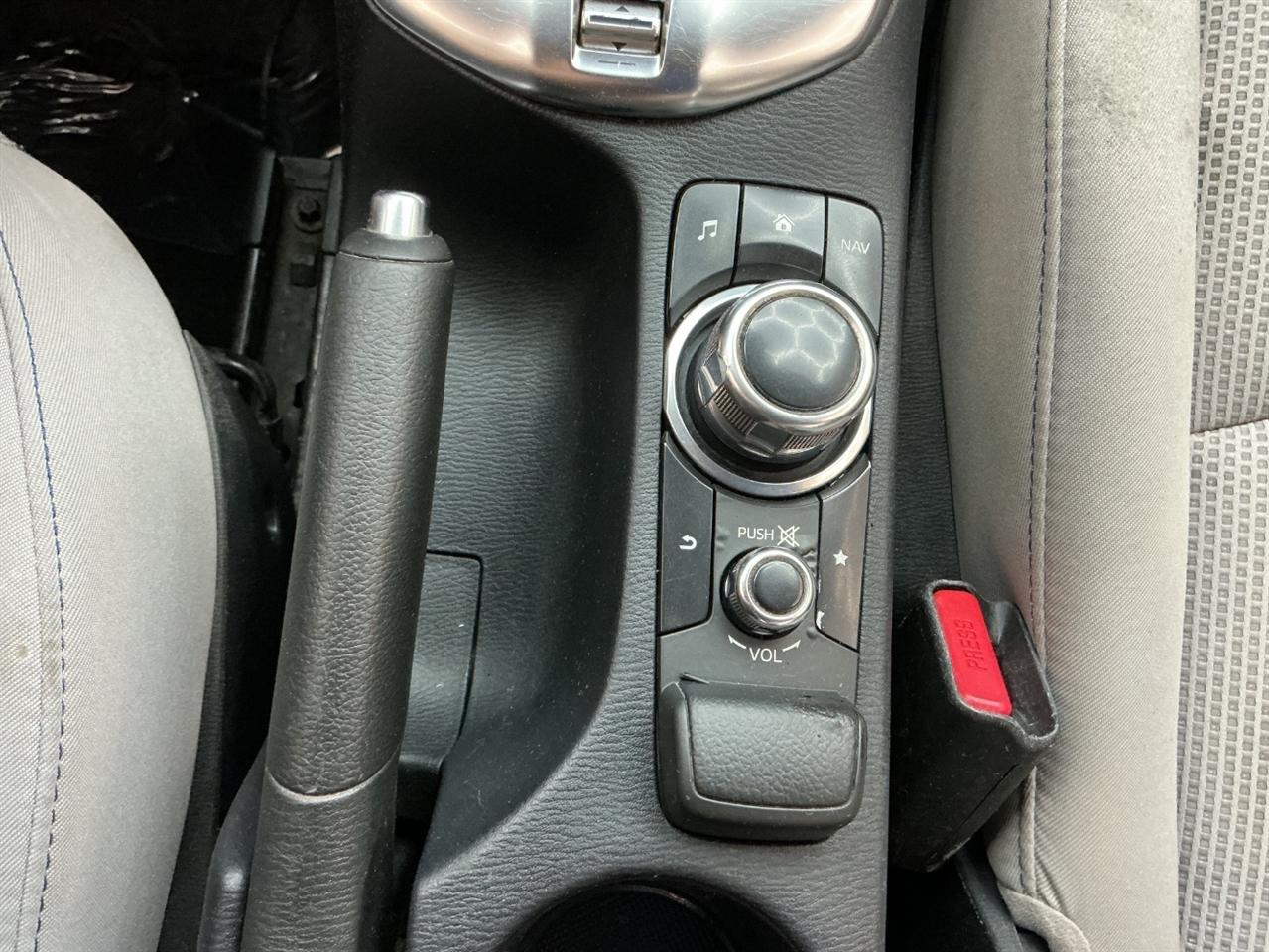 Toyota Yaris Sedan XLE Auto (Natl) 2019