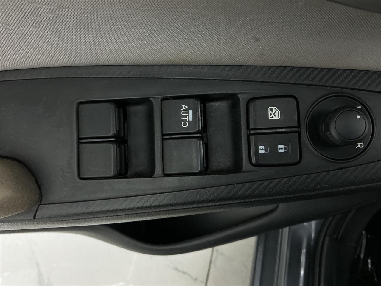 Toyota Yaris Sedan XLE Auto (Natl) 2019