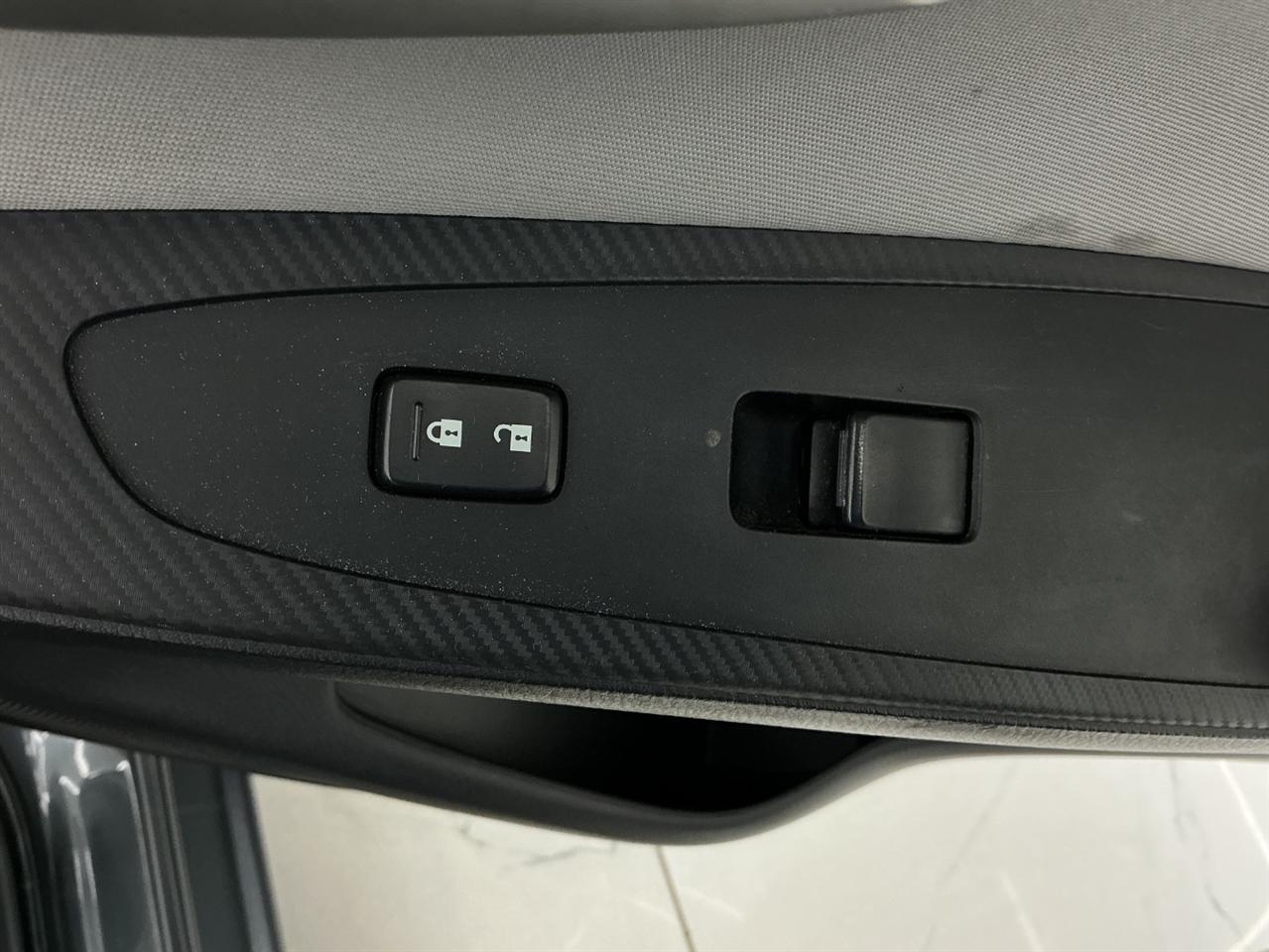 Toyota Yaris Sedan XLE Auto (Natl) 2019