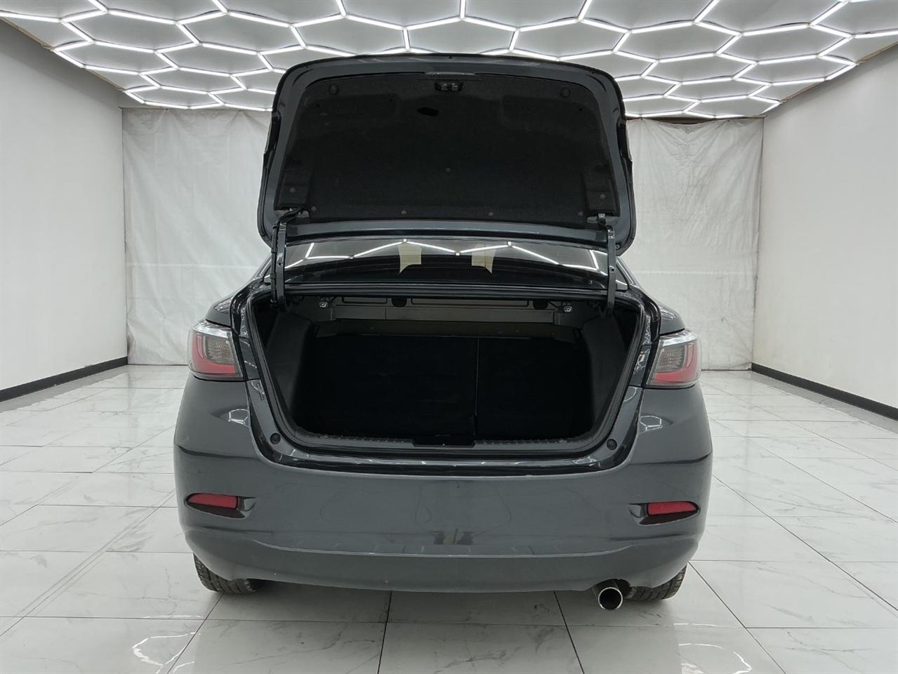 Toyota Yaris Sedan XLE Auto (Natl) 2019