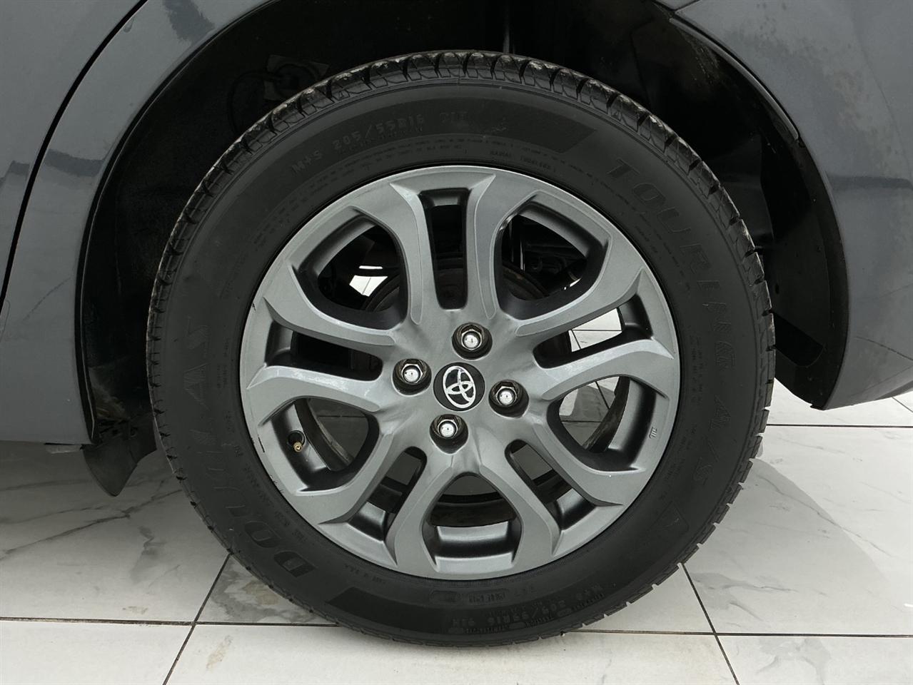 Toyota Yaris Sedan XLE Auto (Natl) 2019