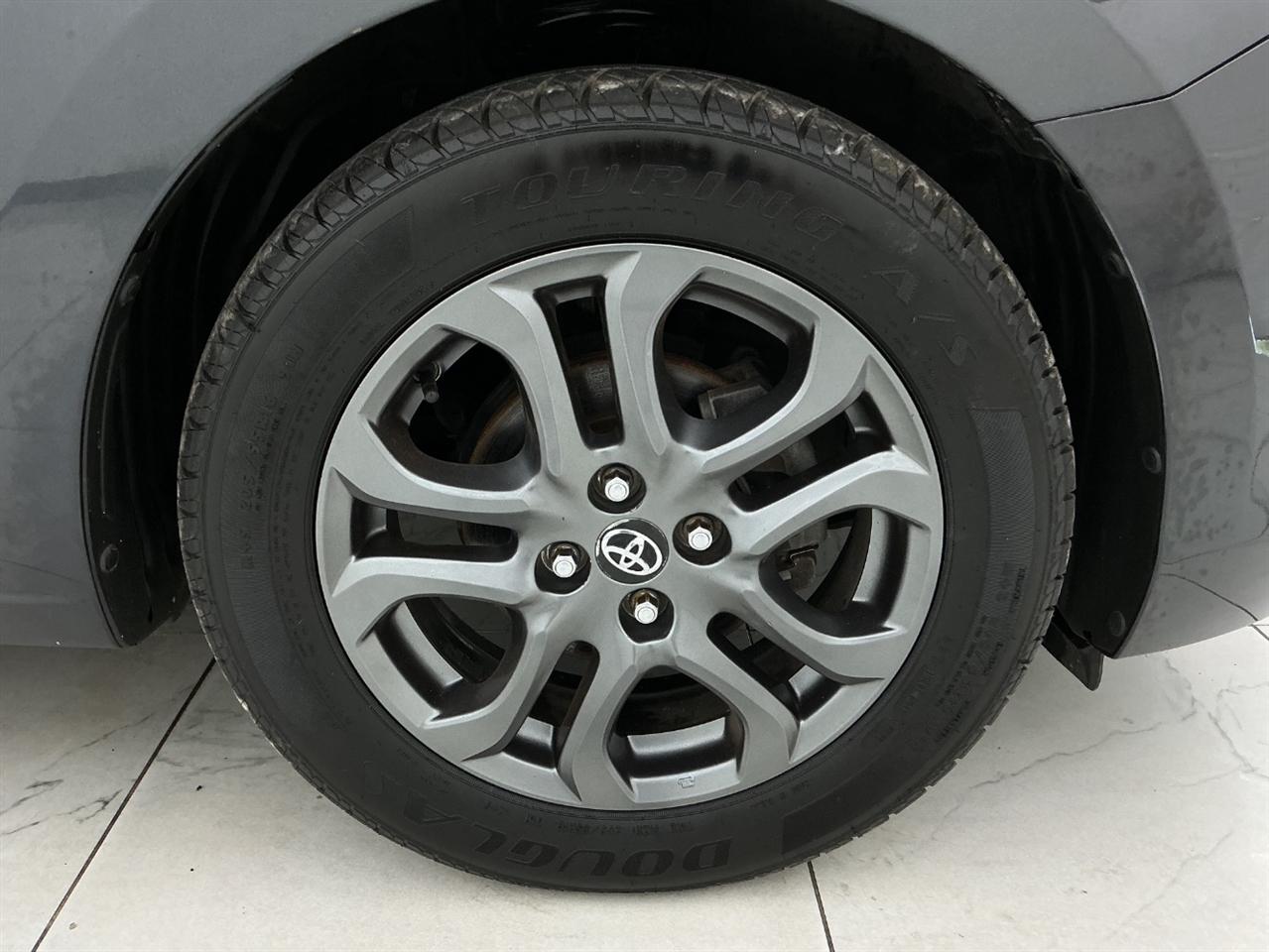 Toyota Yaris Sedan XLE Auto (Natl) 2019