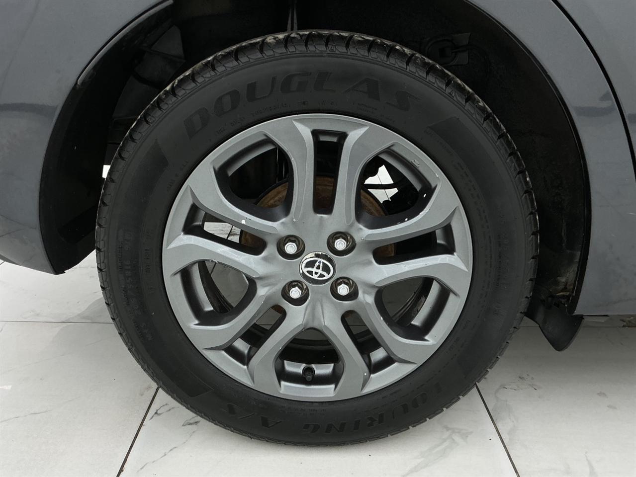 Toyota Yaris Sedan XLE Auto (Natl) 2019