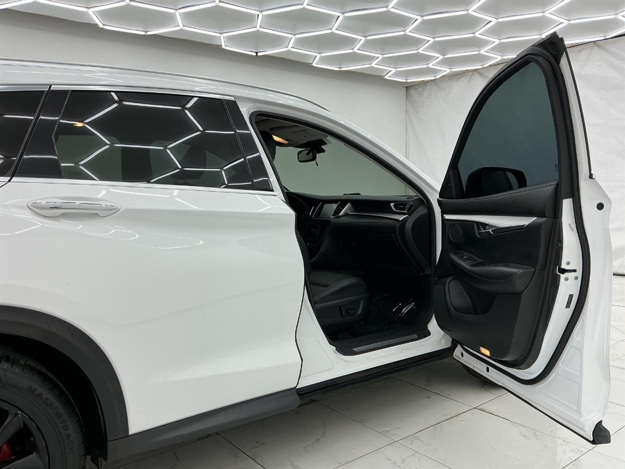 Infiniti QX50 LUXE FWD 2019