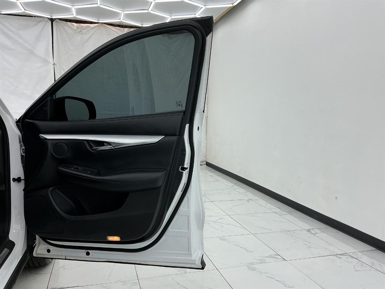 Infiniti QX50 LUXE FWD 2019