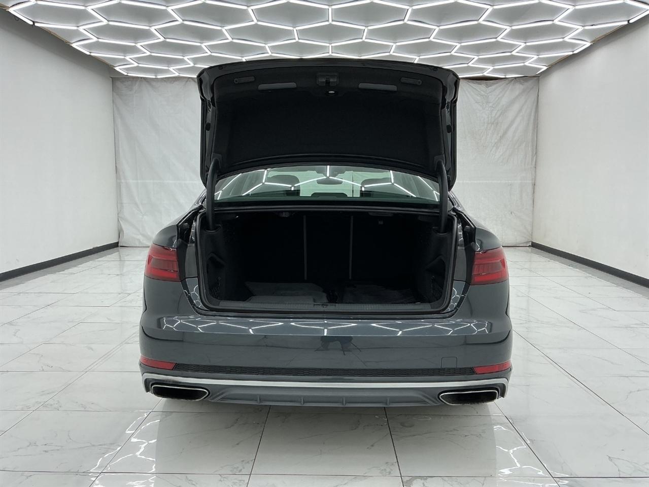Audi A4 Premium 45 TFSI quattro 2019