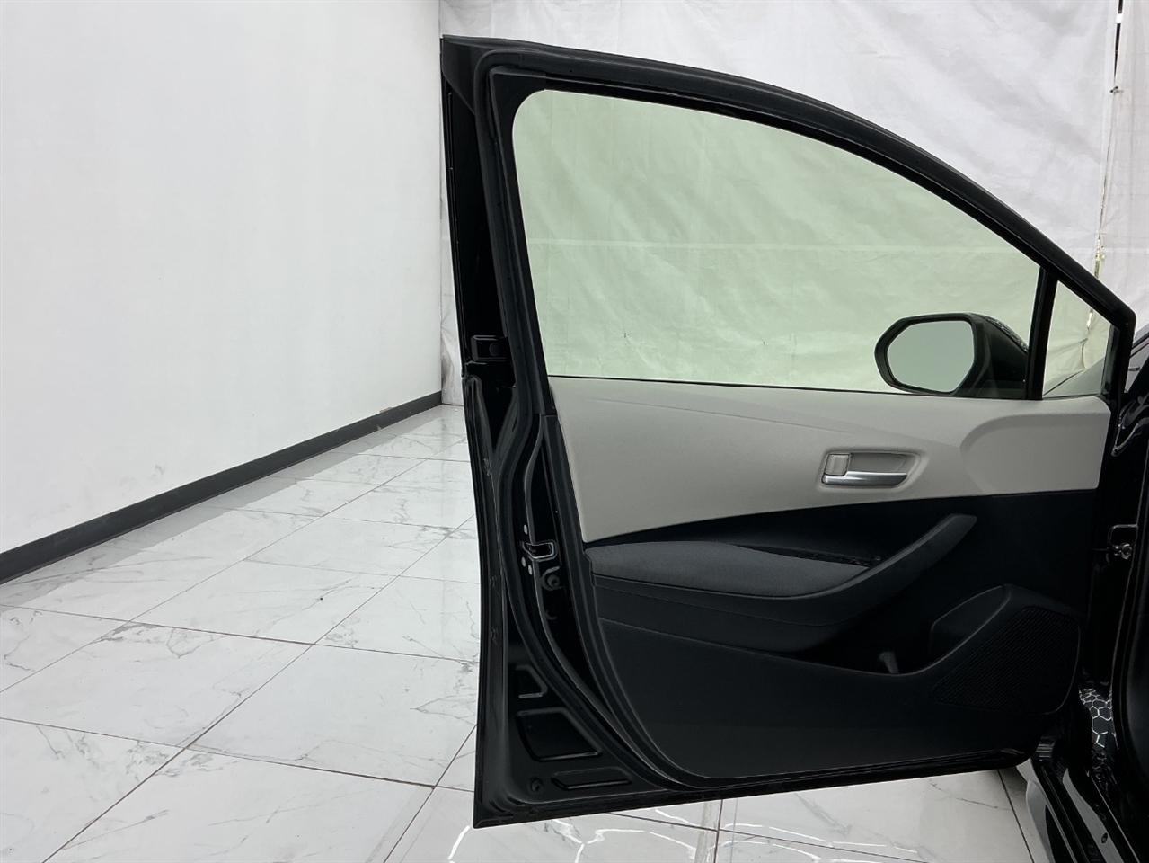 Toyota Corolla LE CVT (Natl) 2021