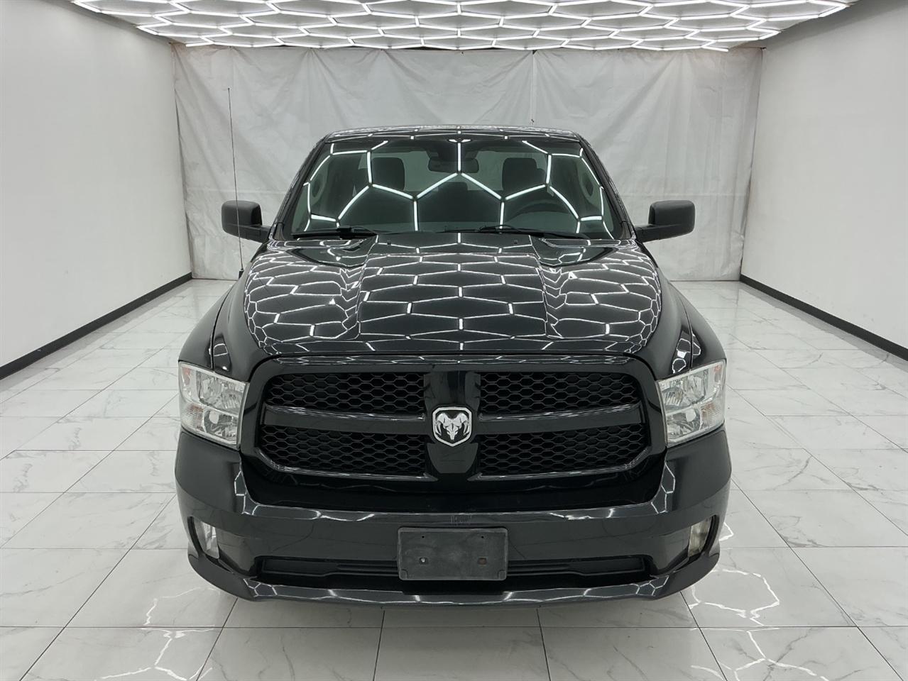 RAM 1500 Express 4x4 Quad Cab 6'4" Box 2018
