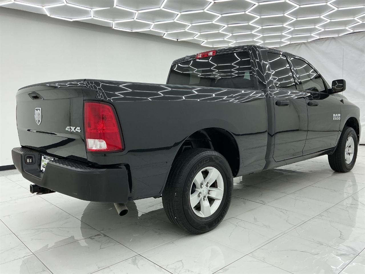 RAM 1500 Express 4x4 Quad Cab 6'4" Box 2018