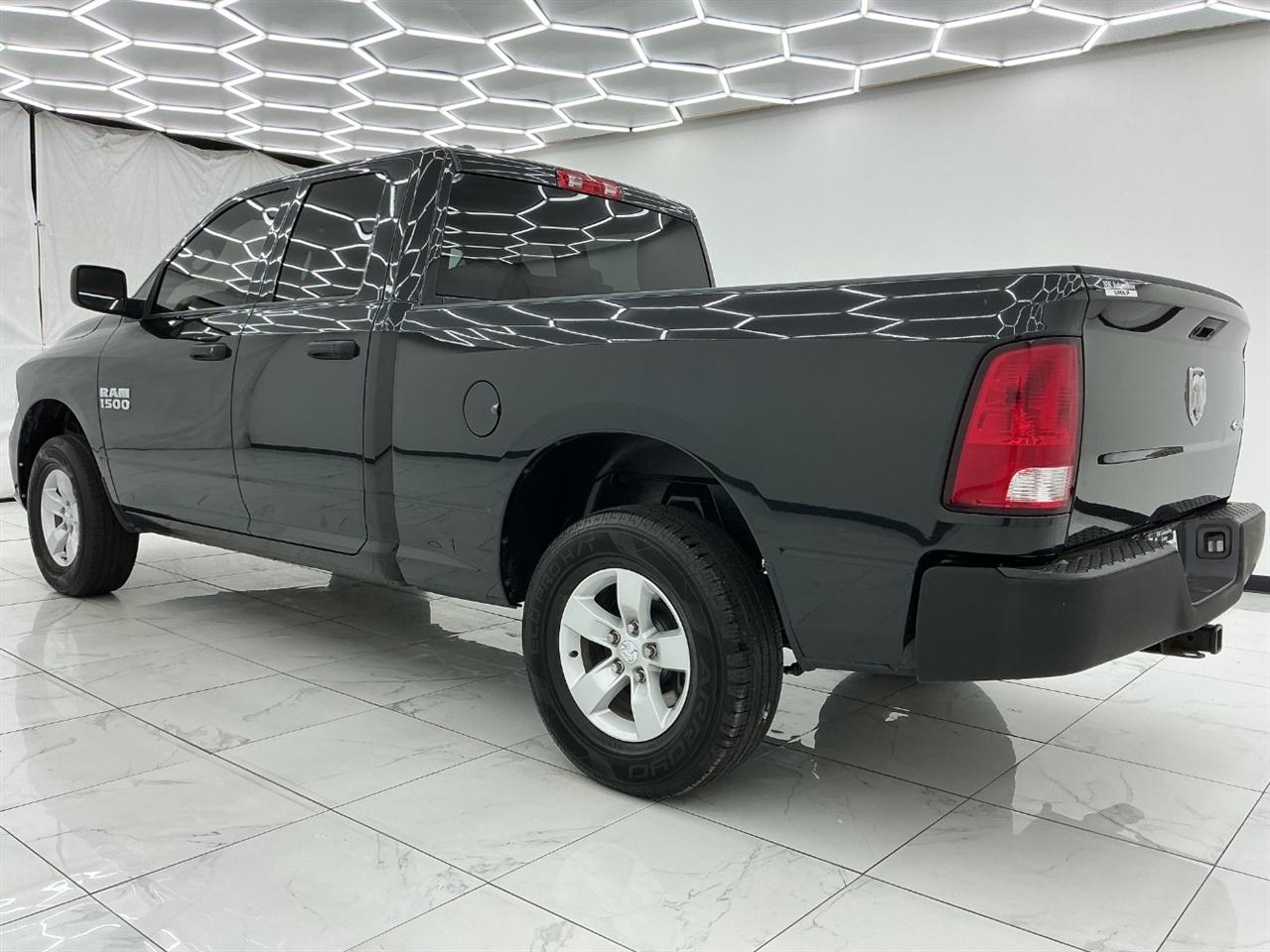 RAM 1500 Express 4x4 Quad Cab 6'4" Box 2018