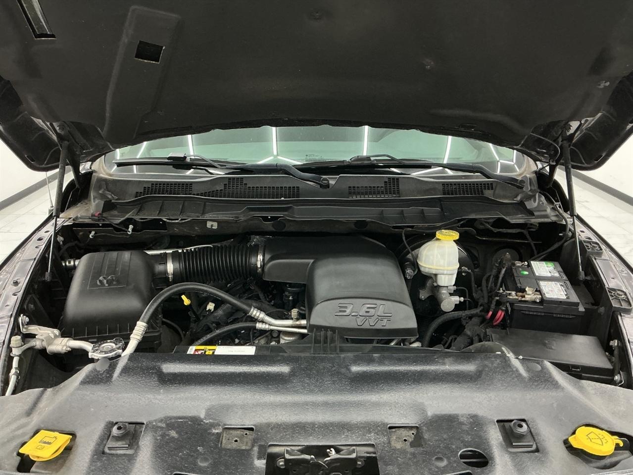 RAM 1500 Express 4x4 Quad Cab 6'4" Box 2018
