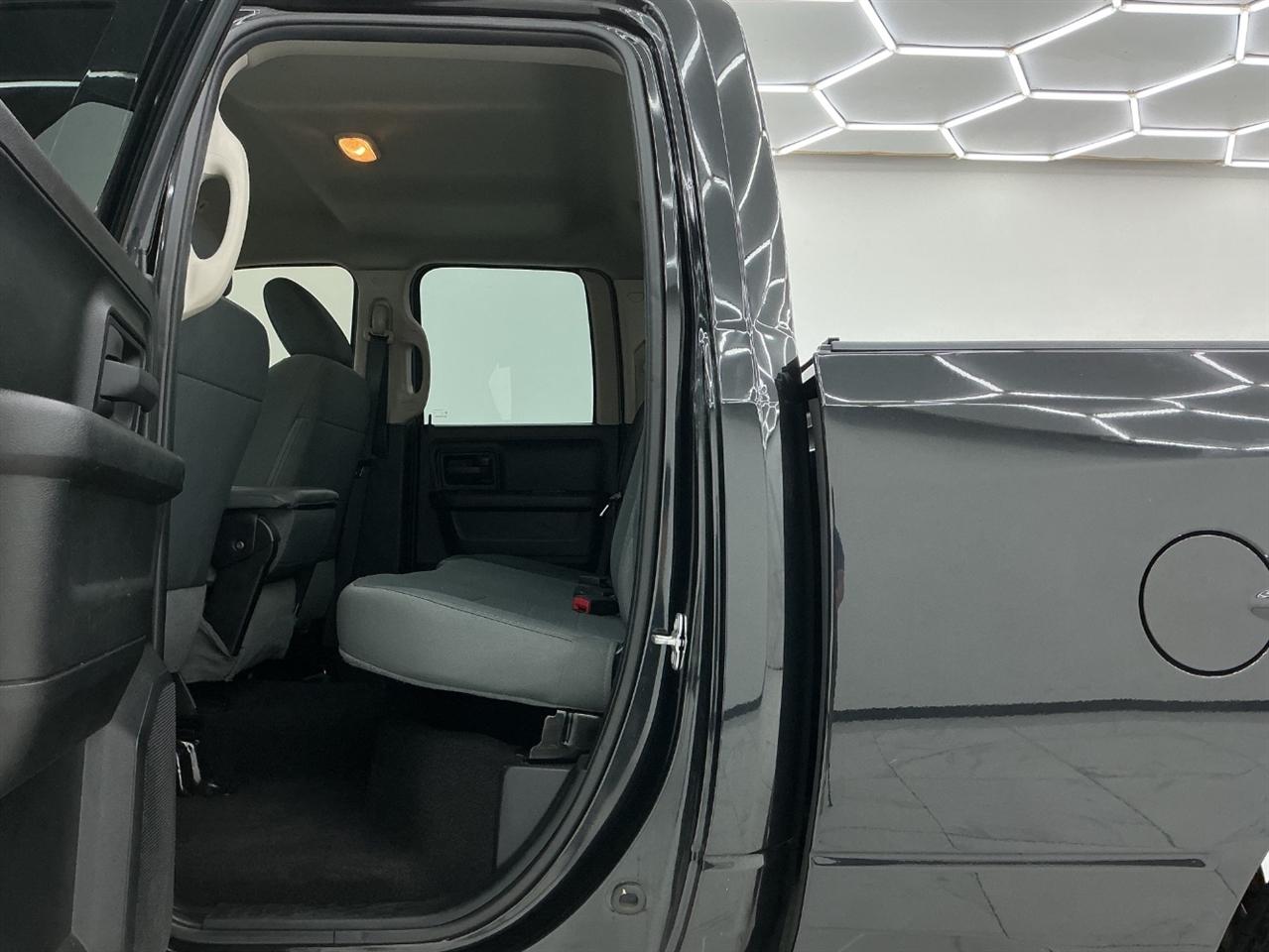 RAM 1500 Express 4x4 Quad Cab 6'4" Box 2018