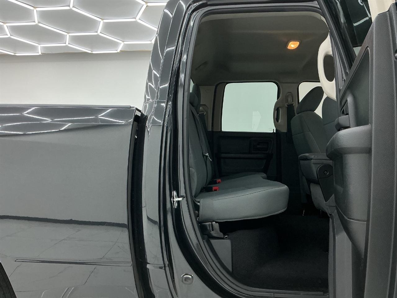 RAM 1500 Express 4x4 Quad Cab 6'4" Box 2018