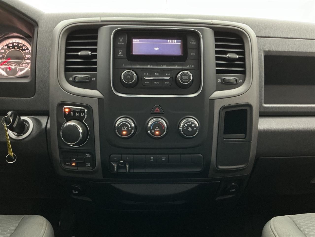 RAM 1500 Express 4x4 Quad Cab 6'4" Box 2018