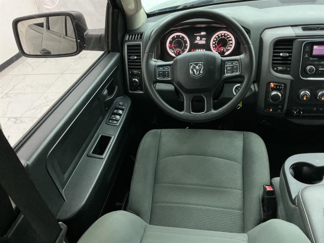 RAM 1500 Express 4x4 Quad Cab 6'4" Box 2018