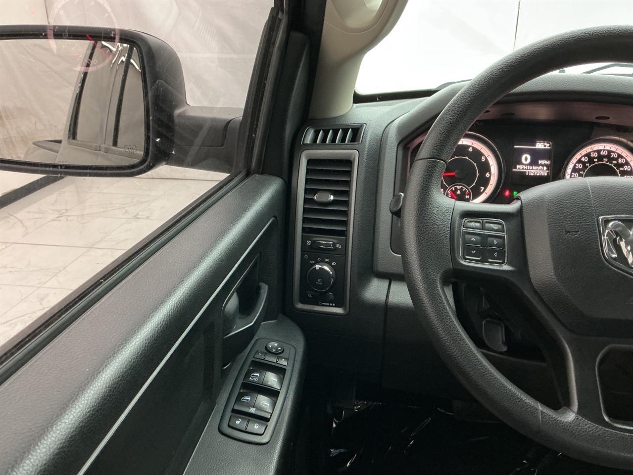 RAM 1500 Express 4x4 Quad Cab 6'4" Box 2018