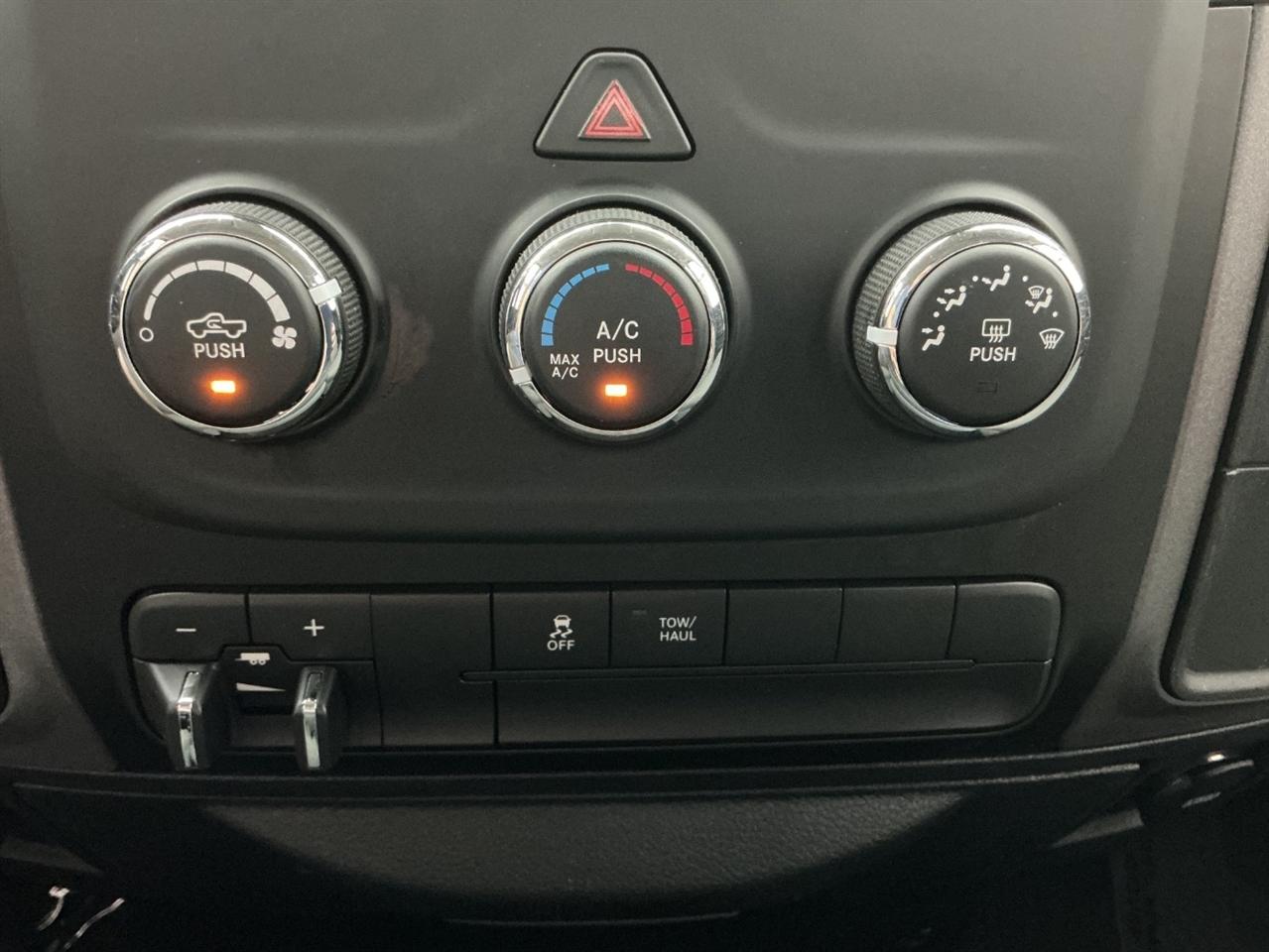 RAM 1500 Express 4x4 Quad Cab 6'4" Box 2018