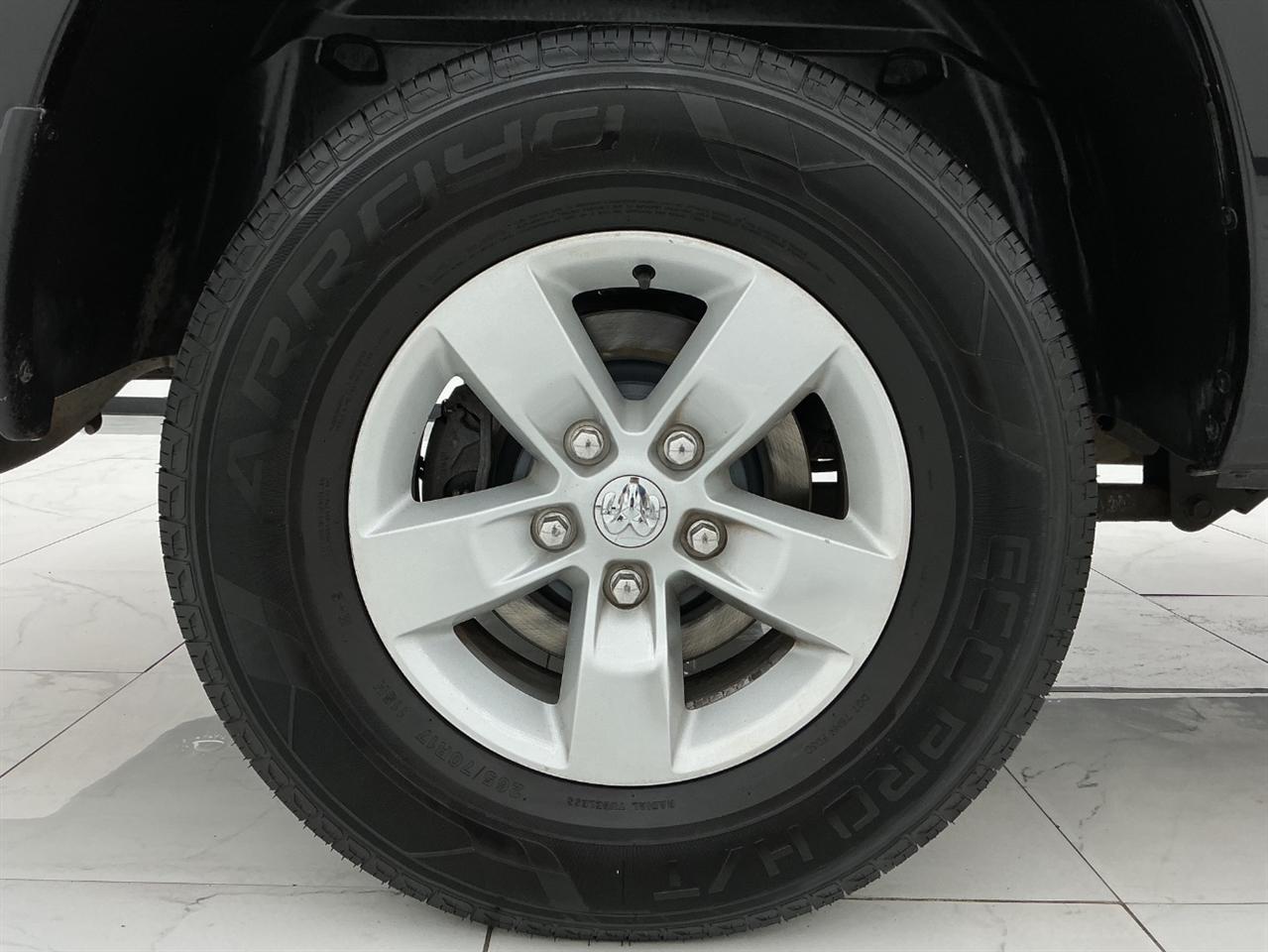 RAM 1500 Express 4x4 Quad Cab 6'4" Box 2018