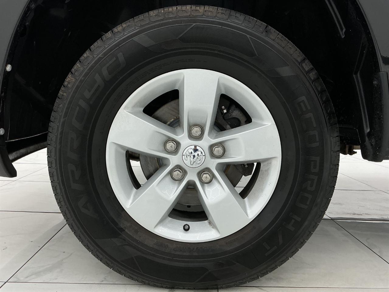 RAM 1500 Express 4x4 Quad Cab 6'4" Box 2018