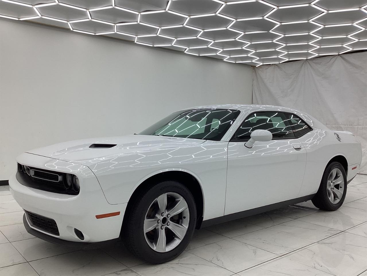 Dodge Challenger SXT RWD 2019