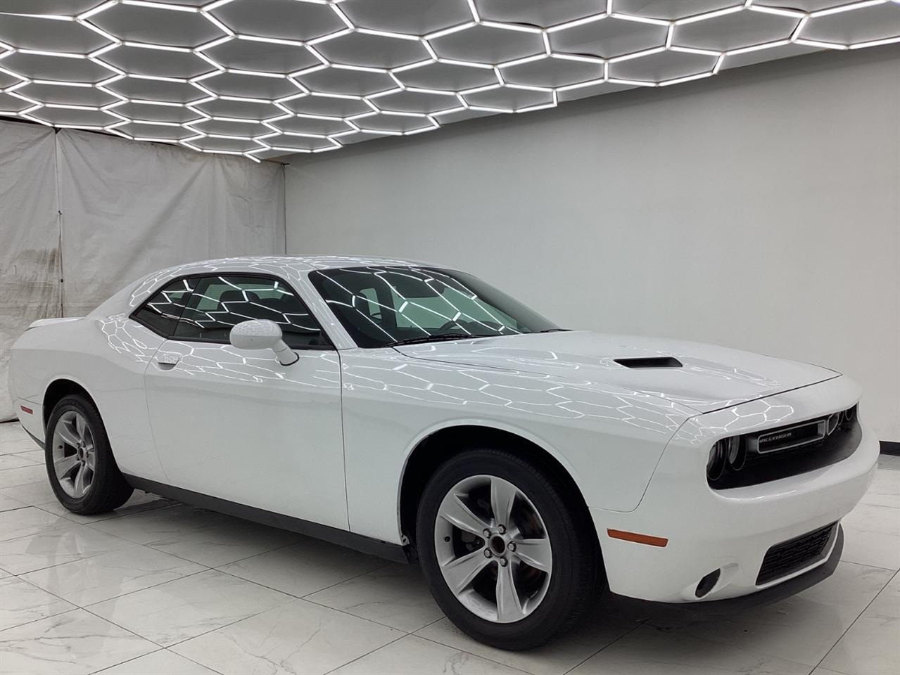Dodge Challenger SXT RWD 2019