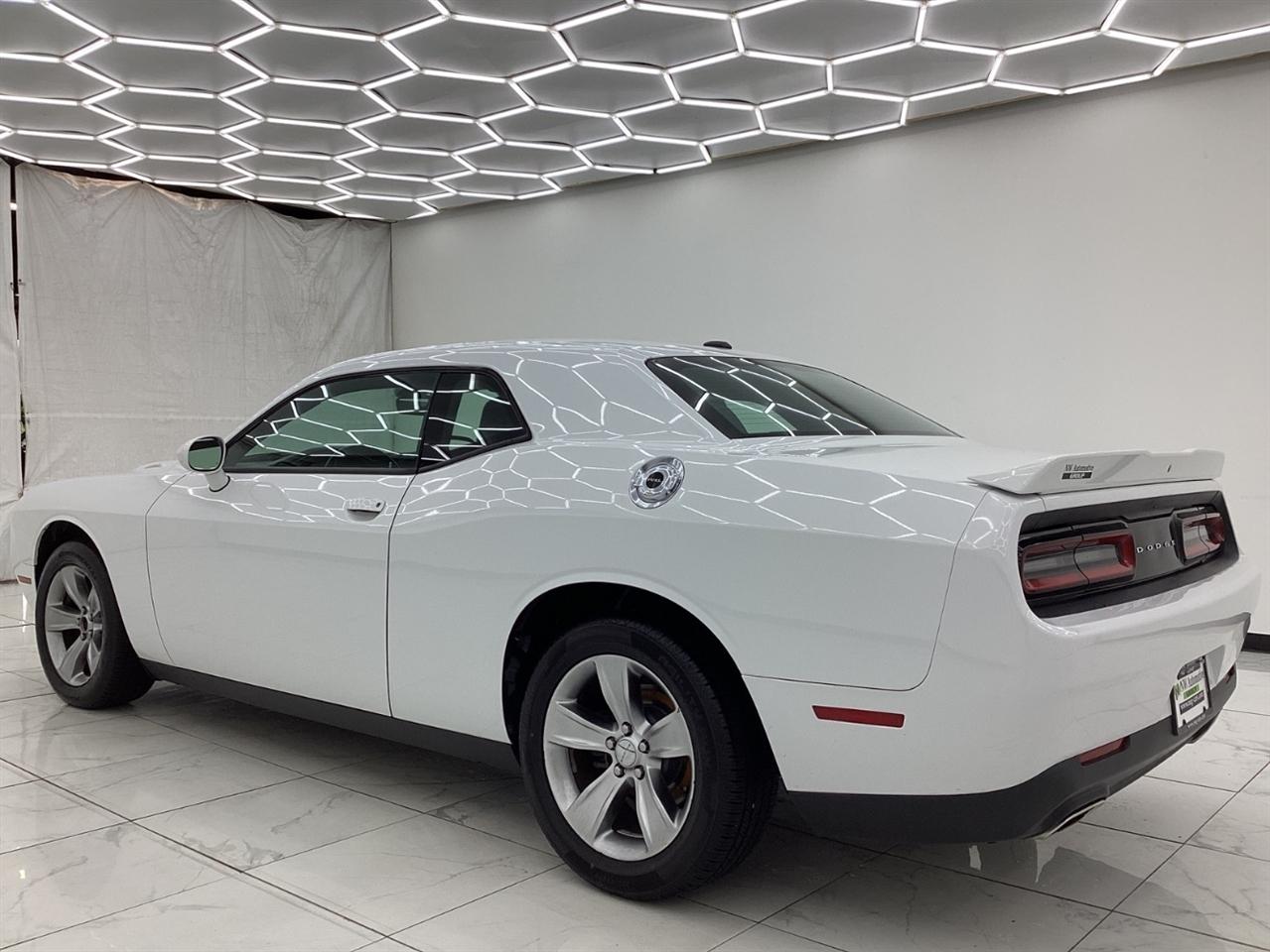 Dodge Challenger SXT RWD 2019