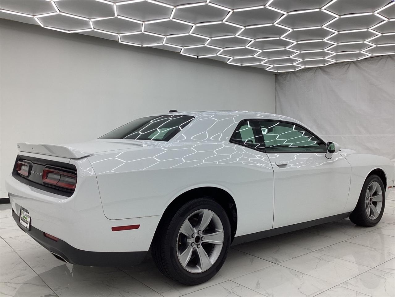 Dodge Challenger SXT RWD 2019