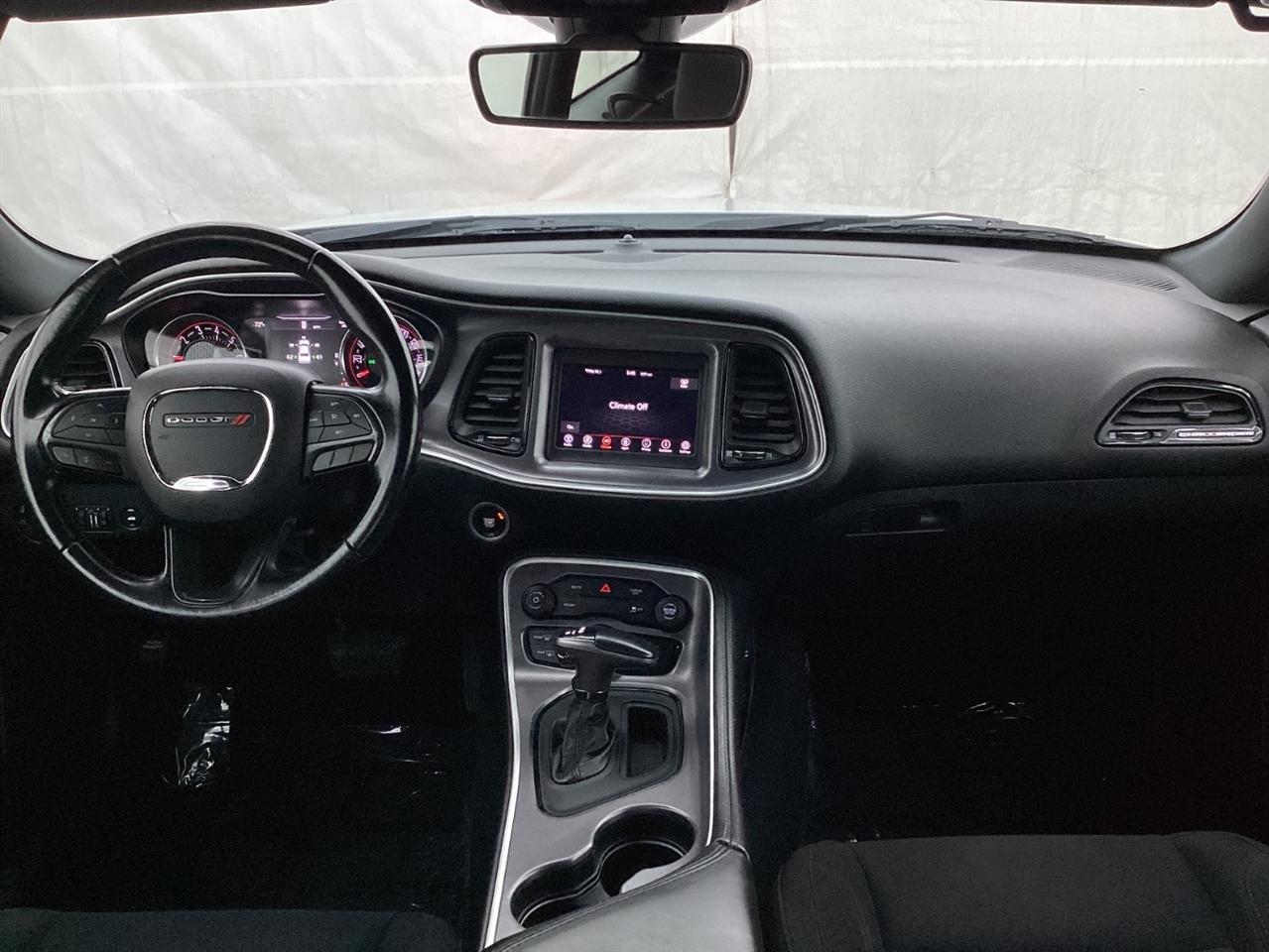 Dodge Challenger SXT RWD 2019