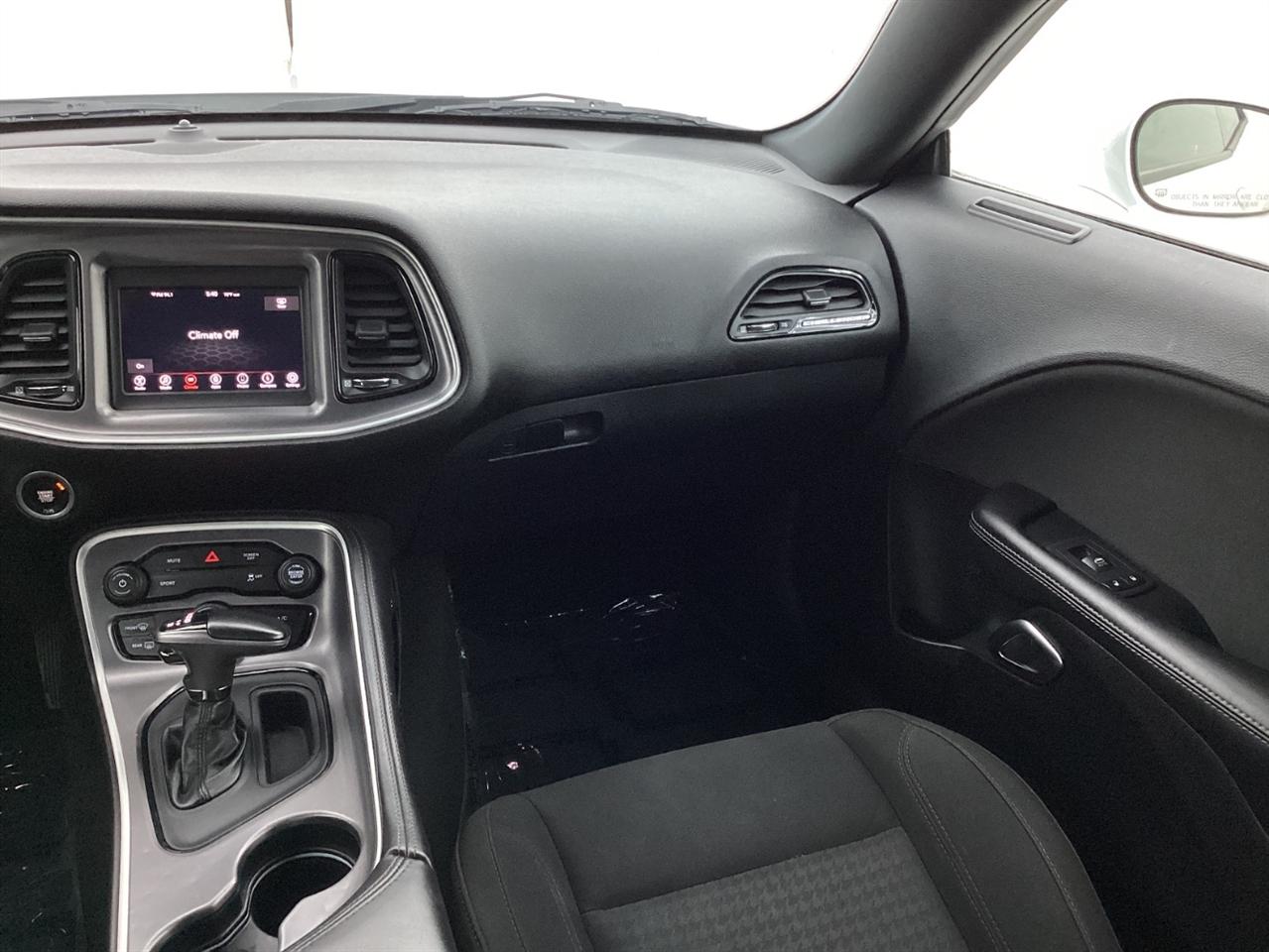 Dodge Challenger SXT RWD 2019