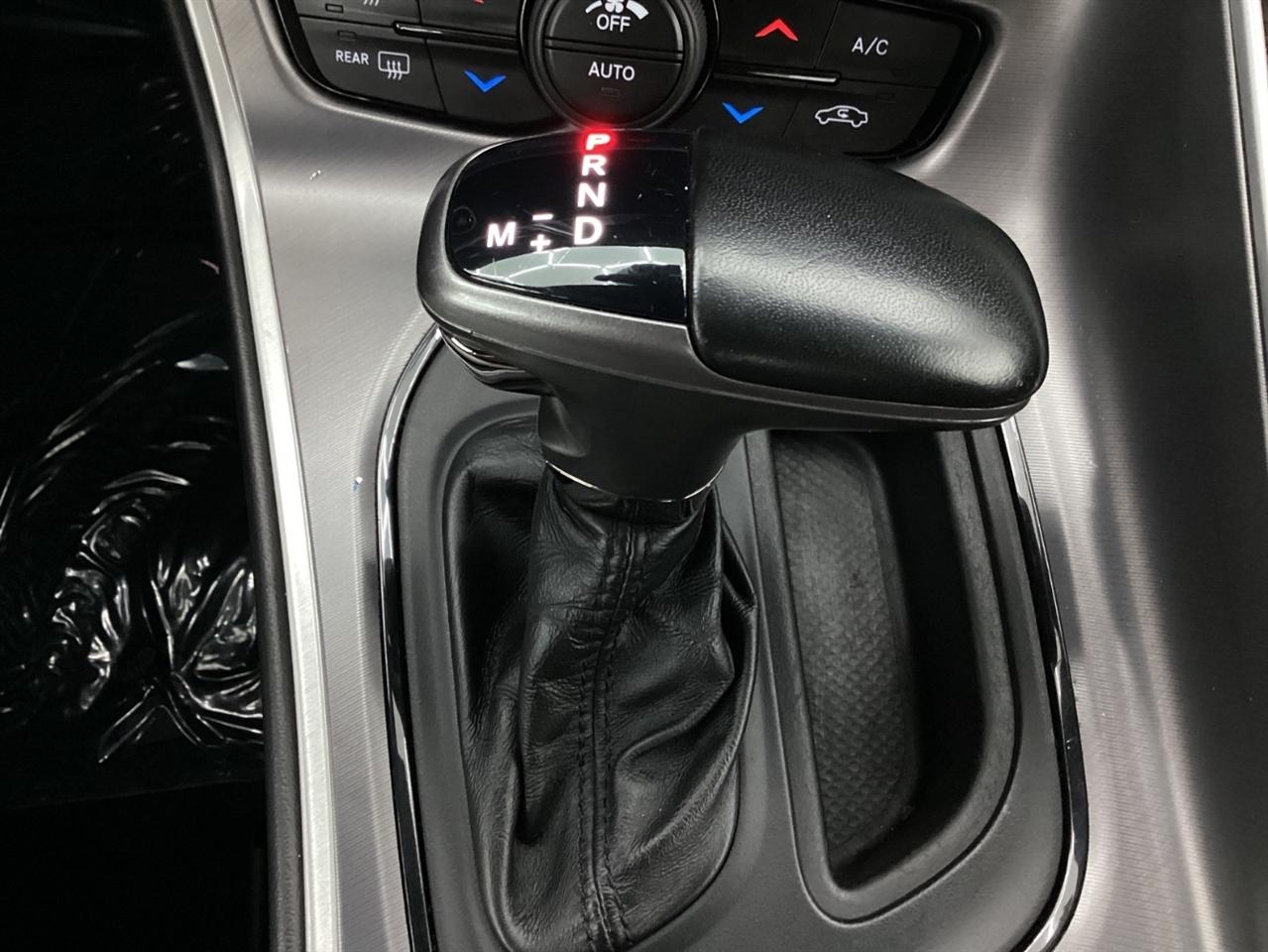 Dodge Challenger SXT RWD 2019
