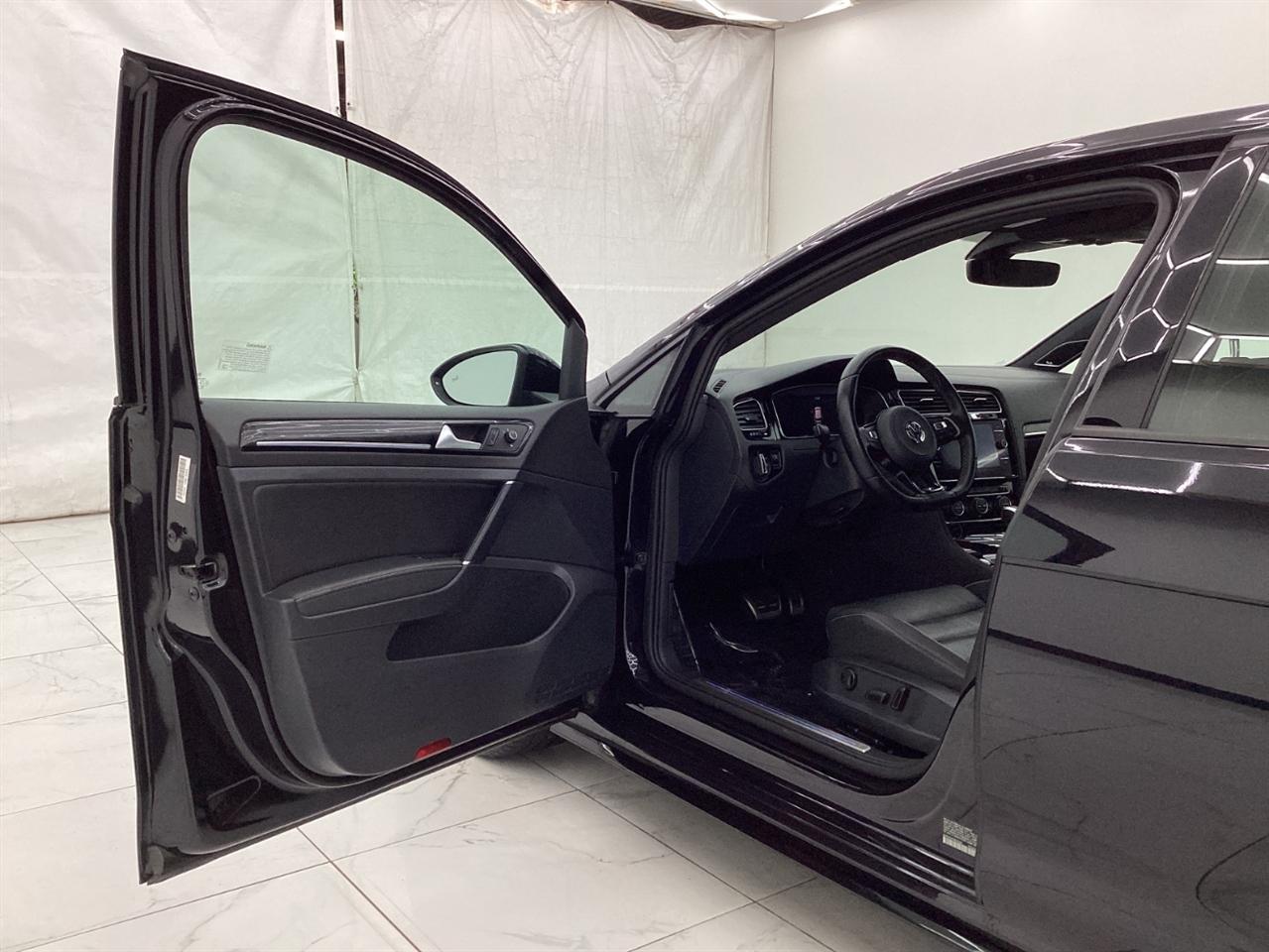 Volkswagen Golf R 2.0T DSG w/DCC/Nav 2019