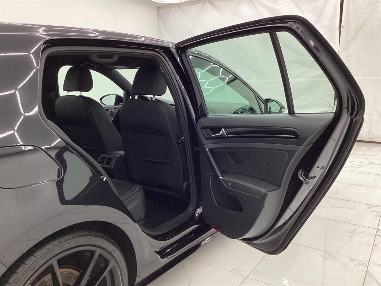 Volkswagen Golf R 2.0T DSG w/DCC/Nav 2019