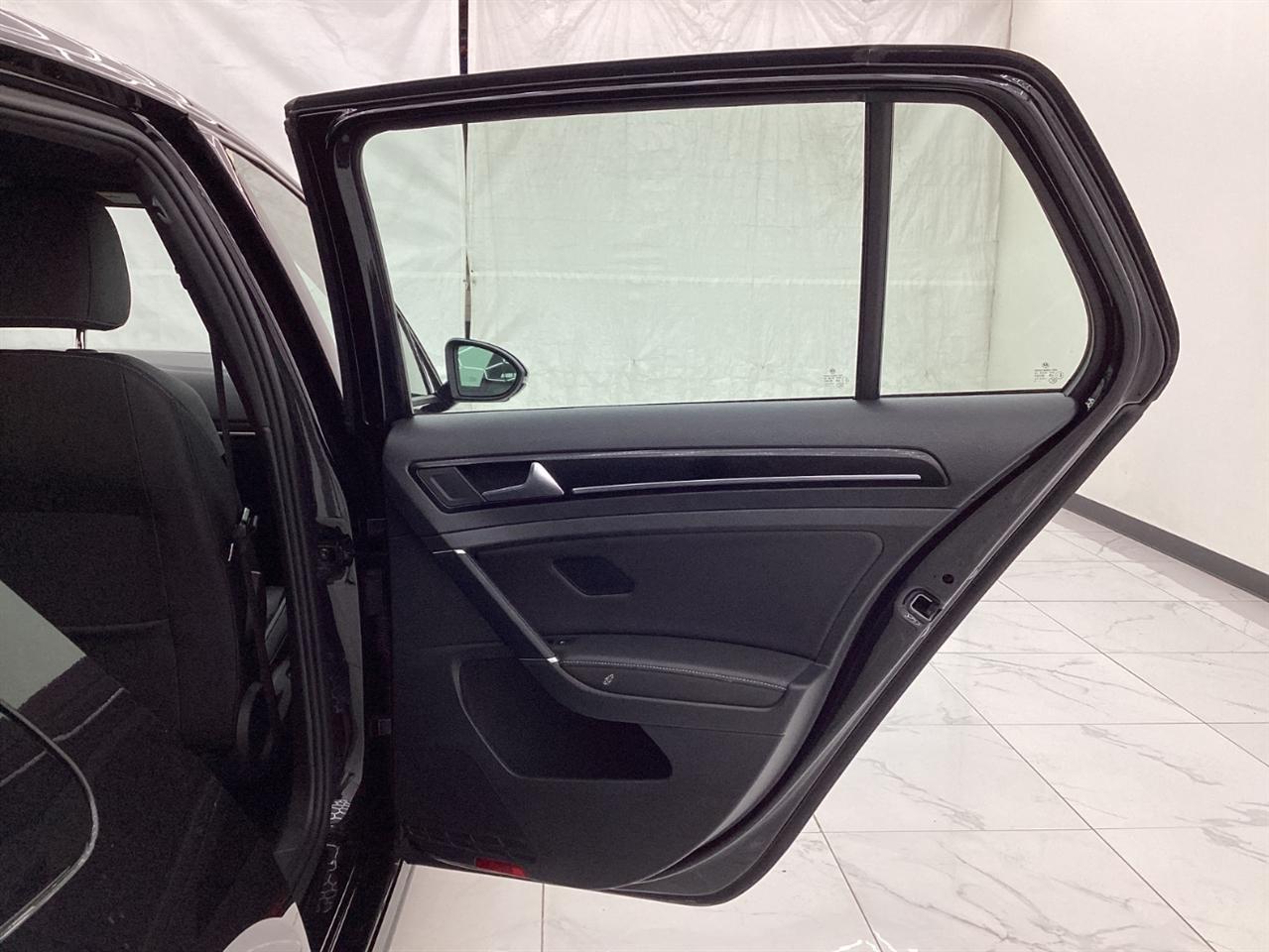 Volkswagen Golf R 2.0T DSG w/DCC/Nav 2019