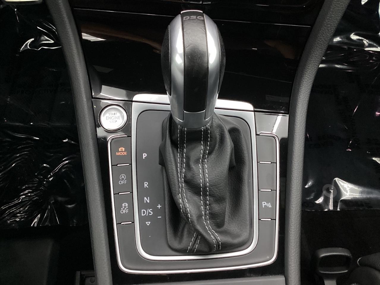 Volkswagen Golf R 2.0T DSG w/DCC/Nav 2019