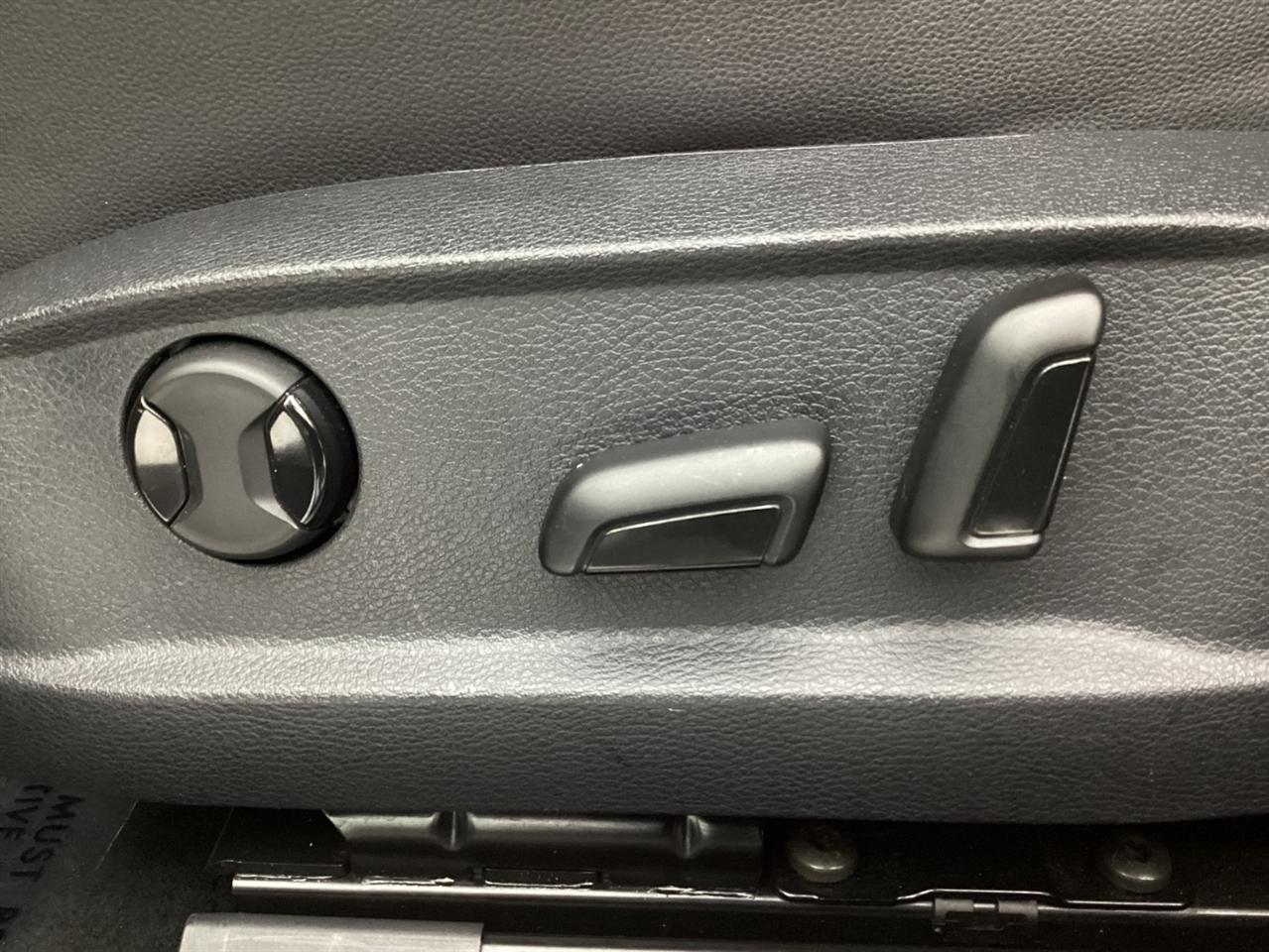 Volkswagen Golf R 2.0T DSG w/DCC/Nav 2019