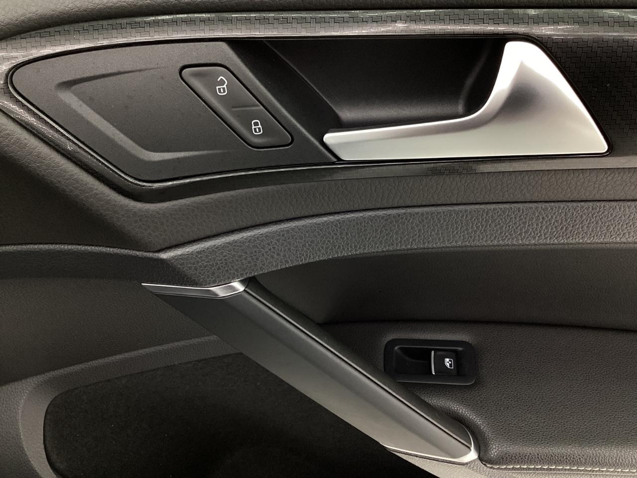 Volkswagen Golf R 2.0T DSG w/DCC/Nav 2019