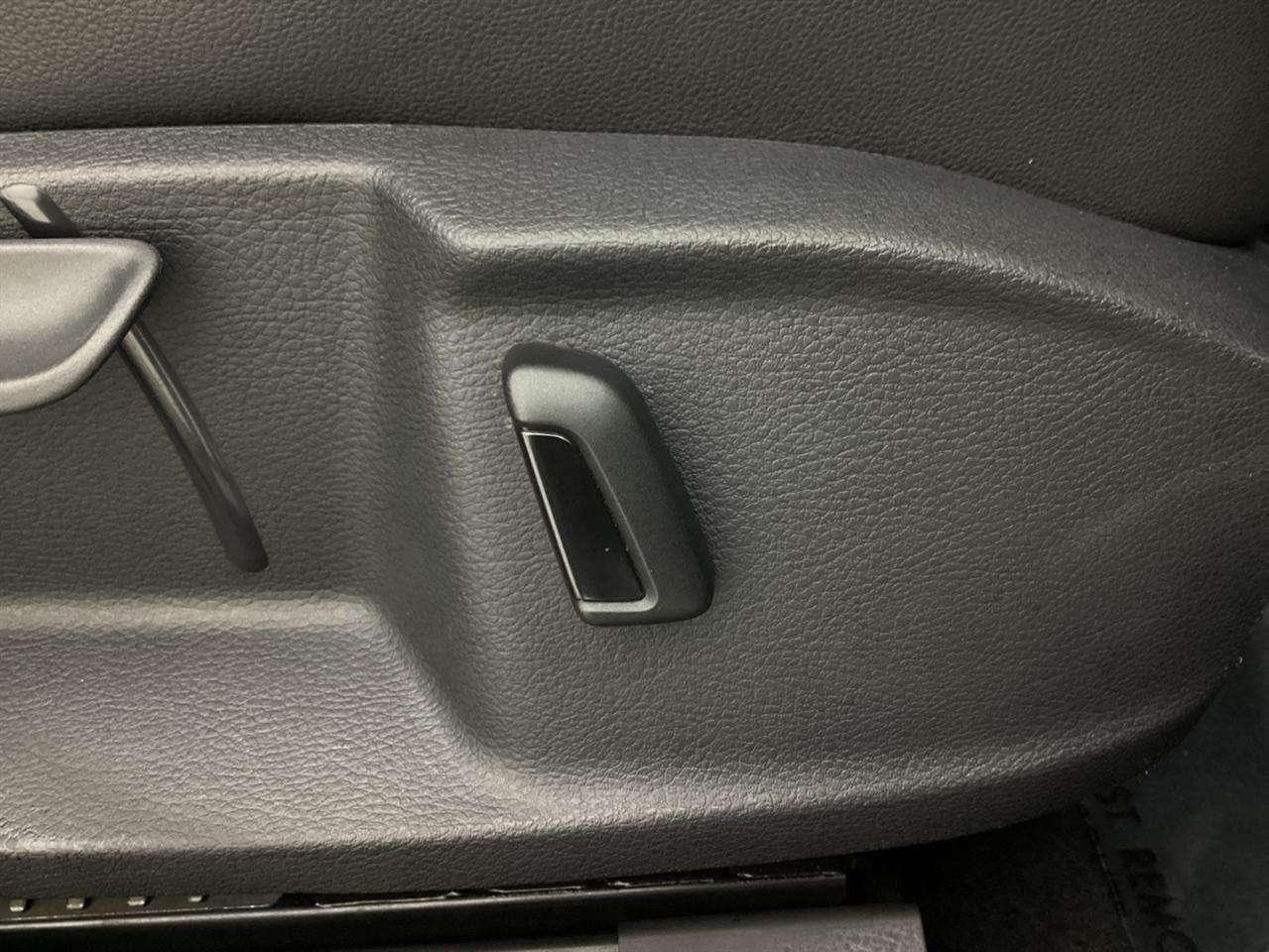 Volkswagen Golf R 2.0T DSG w/DCC/Nav 2019