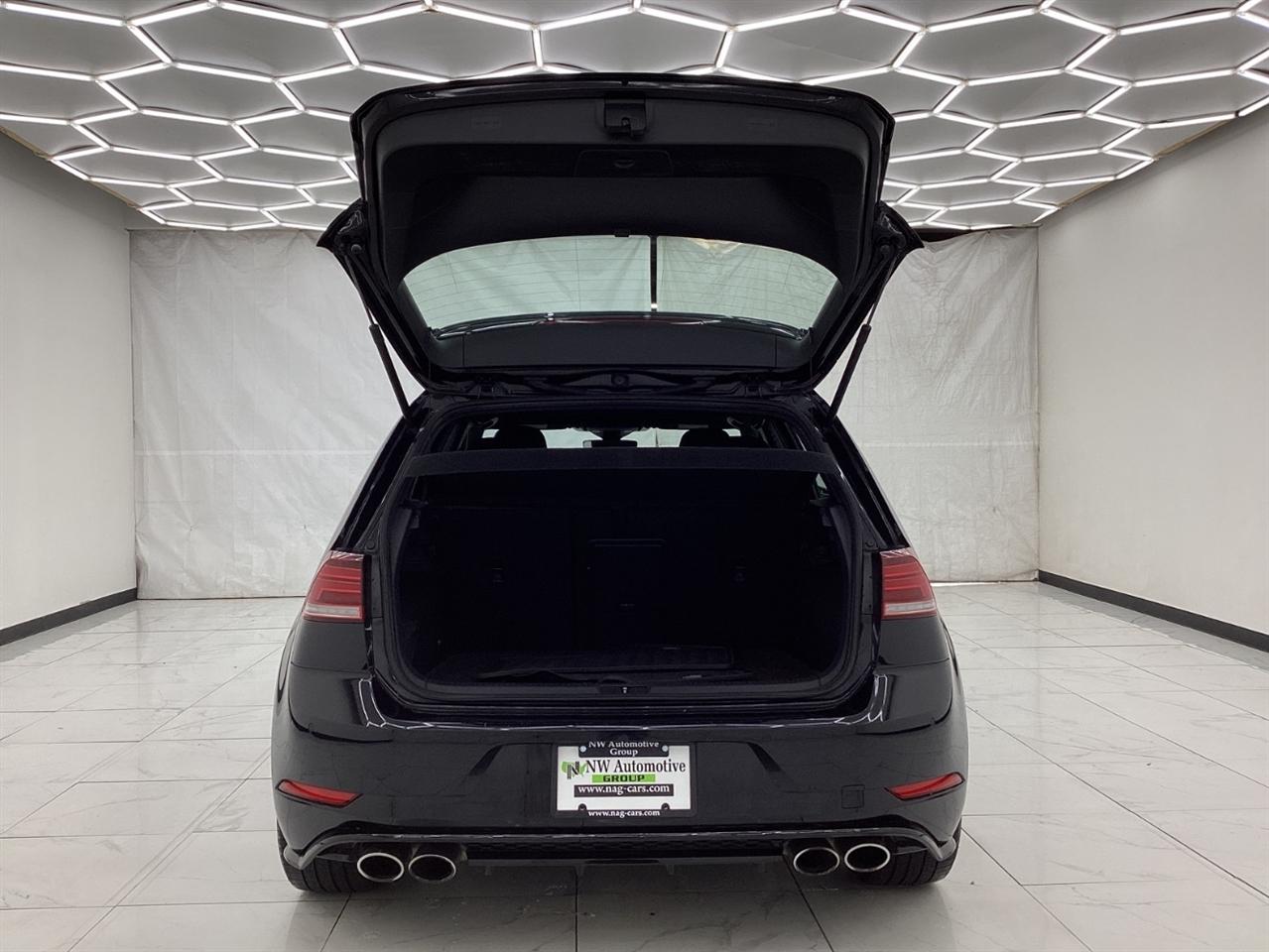Volkswagen Golf R 2.0T DSG w/DCC/Nav 2019