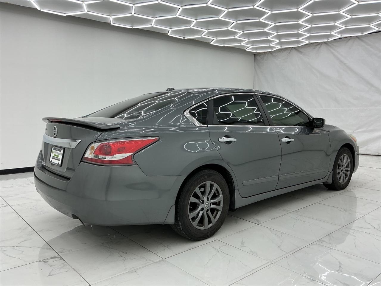 Nissan Altima 4dr Sdn I4 2.5 S 2015